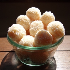 Beijinhos de coco (coconut kisses)