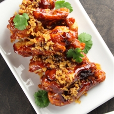 ASIAN WINGS WITH CRISPY ONION CRUMBS