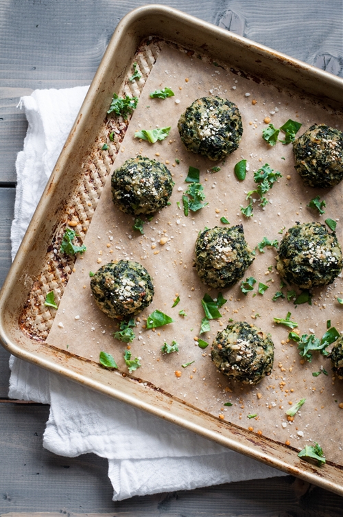 Baked Parmesan Kale Puffs recipe Chefthisup